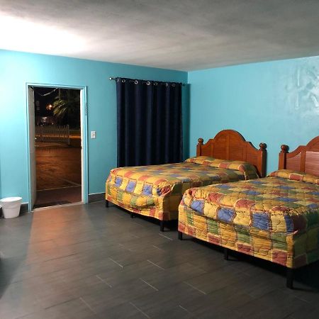 Slumberland Motel Санфорд Екстериор снимка